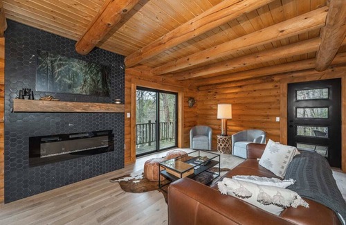 Lake Tomahawk House | Hasbrook Hideaway Sum