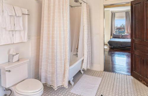 Five Points South House | Hassinger Daniels Guest House