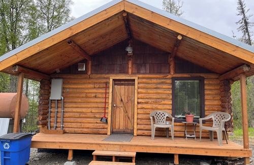 Fishhook Cabin | HATCHER PASS BEAR DEN CABIN