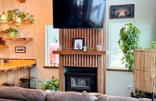 Fishhook Apartment | Hatcher Pass-Little Susitna Hideaway