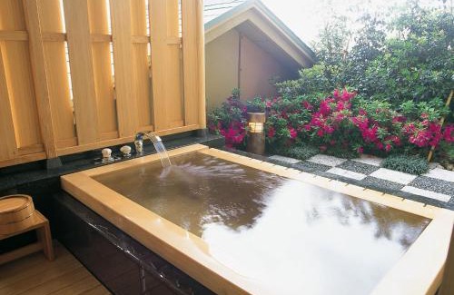 Kaga Hotel | Hatori
