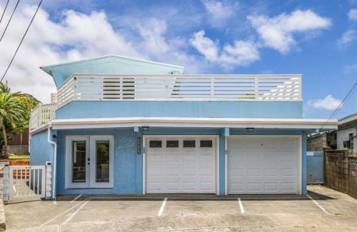Hauula House | Hau'ula Haven- Walk to Beach & Mountain View Lanai