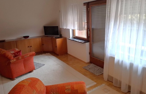 Lauf Apartment | Haus am Röthel, on the edge of the Black Forest with a view of the Rhine plain.