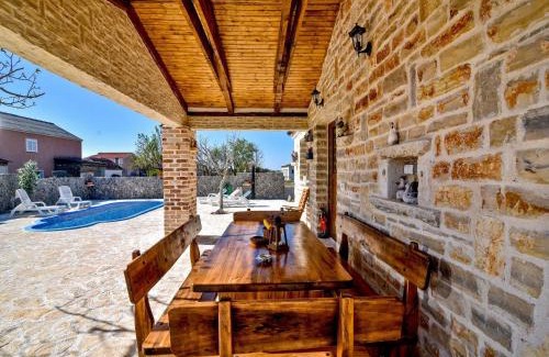 Stankovci House | Haus-Anita-2-mit-Pool-fur-8-Personen