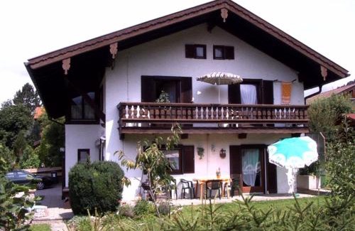 Vordermiesenbach Apartment | Haus Berggruß inkl. Chiemgaukarte
