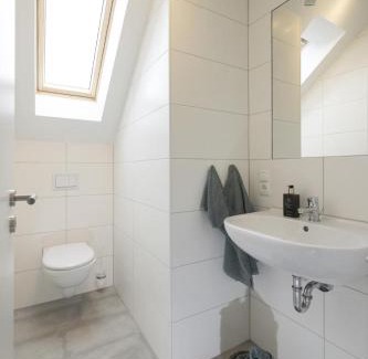 Nordhorn House | Haus Norwald - tolles Ferienhaus direkt am See für bis zu 4 Personen mit Sauna und Kaminofen - Haustiere herzlich willkommen