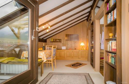 Untermunstertal Apartment | Haus Palais
