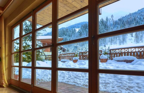 Zell am See Ski Chalet | Haus Thumersbach - spacious house with sauna and large terrace in a quiet location, ski bus 150m