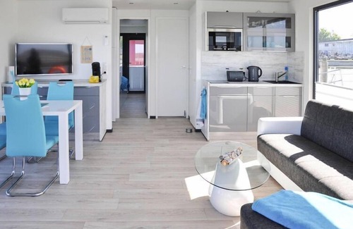 Ribnitz-Damgarten Boat Rental | Hausboot Floating House Leni in Ribnitz-Damgarten