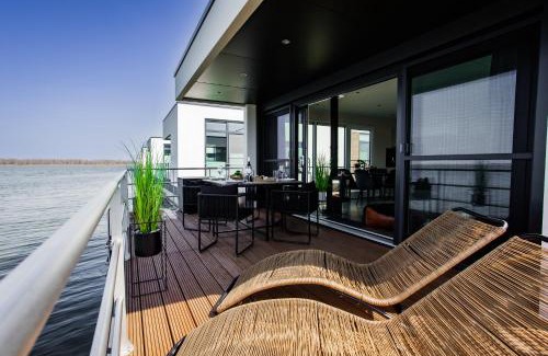 Ribnitz House | Hausboot Küstennebel
