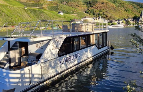 Bernkastel Boat Rental | Hausboot - KL Moselboote