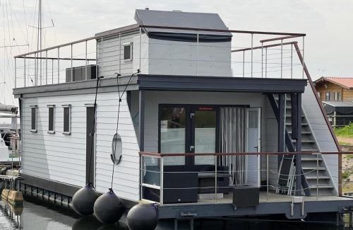 Grossenbrode Boat Rental | Hausboot Sundowner - Huus & Meer