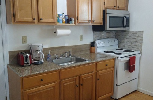 Central Square Cottage | Have a restful vacation on Oneida Lake: full house, yard, and lakefront property
