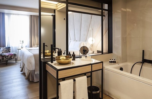 Sant Nicolau Hotel | Have a Tour! 2 Pet-friendly Accommodations Near Passeig Marítim!