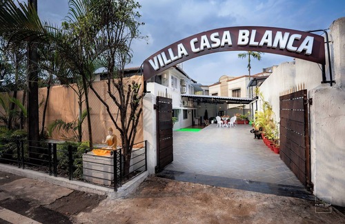 Lonavala Villa | Have fun with the whole family at this Stylish 4 Bedroom private pool Villa