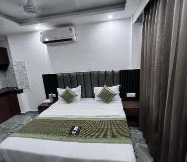 Paharganj Bed & Breakfast | Haveliya Homes- Just 1 minute from Railway Station and Connaught place