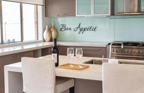 Narre Warren South House | Haven Home Art Spring