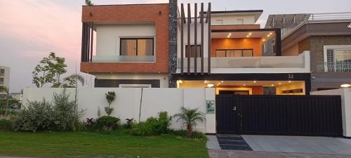 Islamabad House | Haven Lodge - 7BR Luxury Vacation Home with Mountain View
