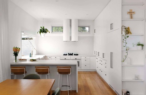 Mornington House | Haven on Birdwood 400m to Beach