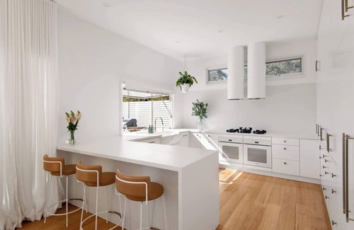 Mornington House | Haven on Birdwood 400m to Beach