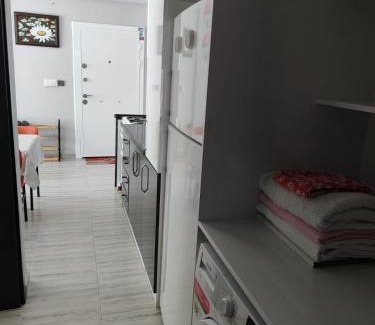 Kemer Mahallesi Apartment | Havuz Manzaralı Daire