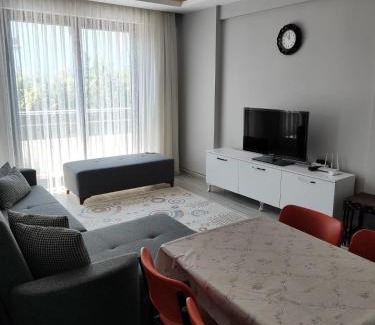 Kemer Mahallesi Apartment | Havuz Manzaralı Daire