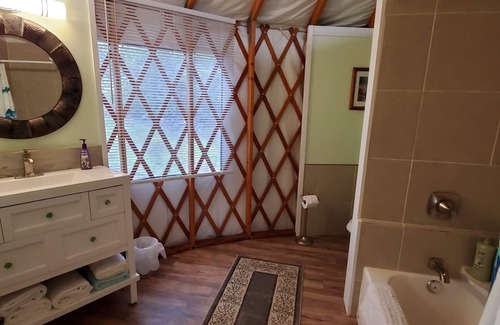 Discovery Harbour House | Hawaiian Hula Hut on the big island of Hawaii