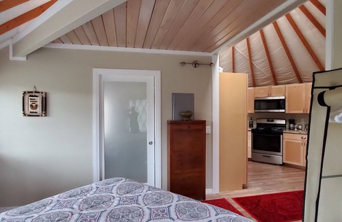 Discovery Harbour House | Hawaiian Hula Hut on the big island of Hawaii