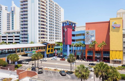 Daytona Beach Shores Condo | Hawaiian Inn 238
