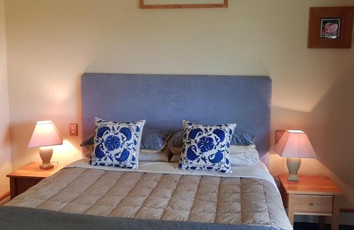 Alexandra Bed & Breakfast | Hawkdun Rise Vineyard & Accommodation