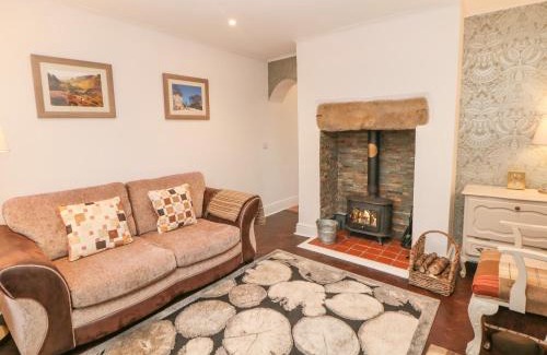 Eyam House | Hawthorn Cottage