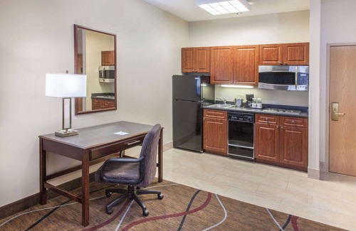 Bloomington Hotel | Hawthorn Extended Stay by Wyndham Bloomington