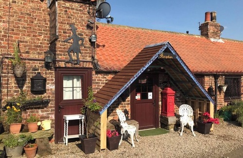 Yarm Cottage | HAYLOFT DOUBLE BED ENSUITE SLEEPING 2 NEXT TO THE FOX COVERT PUB YARM