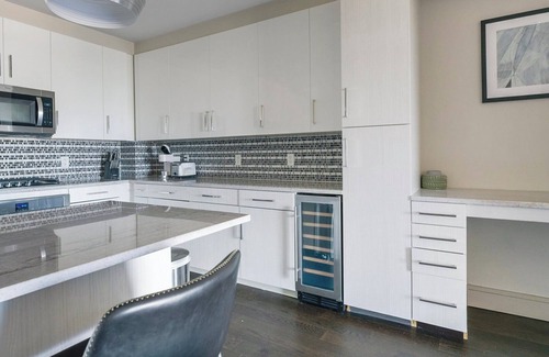 Houston Apartment | Hayworth 2BD 2 - Two Bedroom Apartment, Sleeps 4