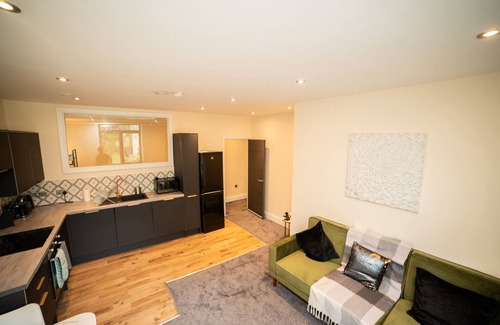 Ainley Top Apartment | Hayy ApartHotels Top Choice for Leisure & Business