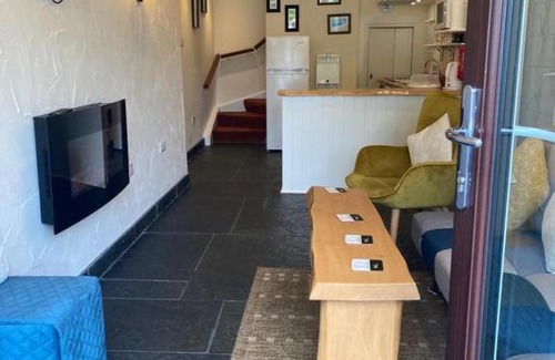 Westport House | Hazelbrook Self Catering - Maximum 6 persons