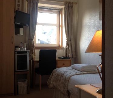 Perth House | Hazeldene Guest House
