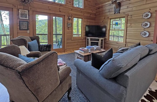 Whittier Cabin | Hazey View Cabin- Whittier NC