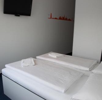 Wiener Neudorf Hotel | HB1 Budget Hotel - contactless check in