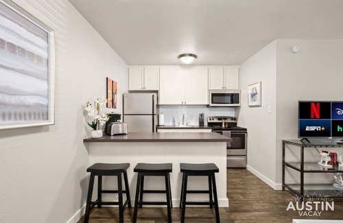 Barton Hills Apartment | HC #102 xxxxxxxxxxxx