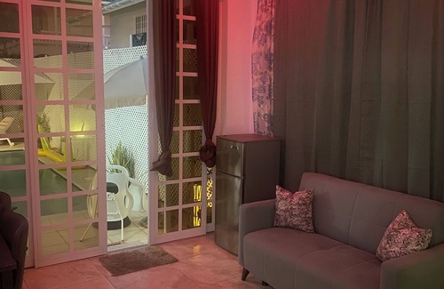 Crown Point Villa | HCeas guest bedroom- close to beaches