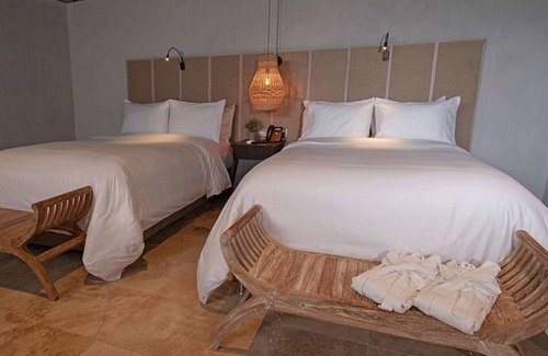 Centro Cabin | Hdl-pr Hotel Room in the Historic Center With Pool and Wifi