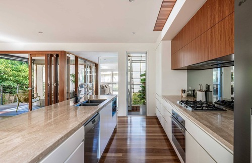 Moffat Beach House | Headlands Hideaway - Pet Friendly Home at Moffs