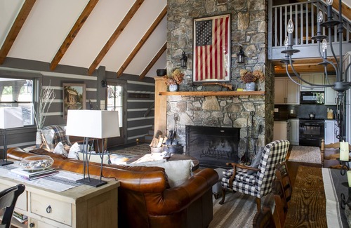 Cashiers Cottage | Headwater Cabin - Listen to the Chattooga River!