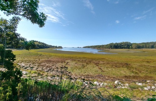 Georgetown House | Heal's Eddy Ocean Front & Unobstructed View of Pond Island Light