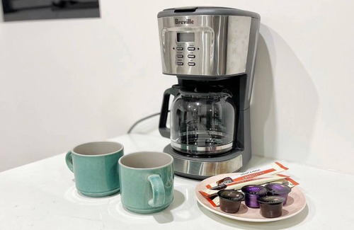 Reid Apartment | Heart of city 2br&2ba&2 free parking apartment with Netflix, near ANU