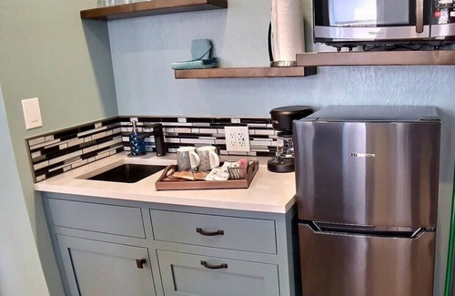 Eureka Springs Historic District Apartment | Heart of Downtown, VIP Parking, next to The Aud