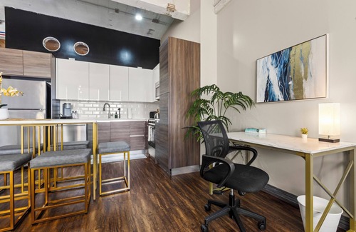Downtown Dallas Apartment | Heart of Downtown Dallas: 2BR 2BA Getaway
