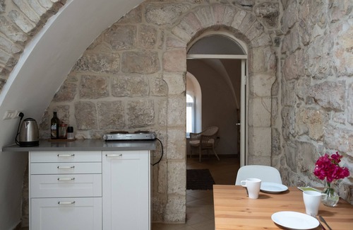 Ein Karem Apartment | Heart of Ein Kerem,Charming appartment in the most beautiful square of Jerusalem