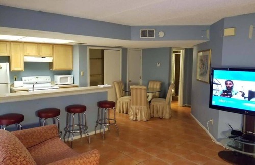 South Padre Island Condo | * Heart of Entertainment District * Pet Friendly